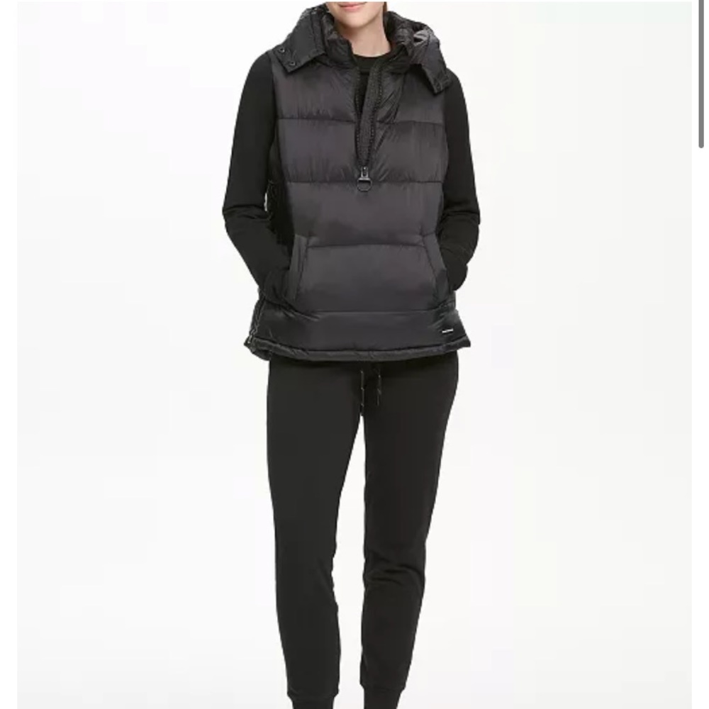 BNWT DKYN hooded puffer vest
